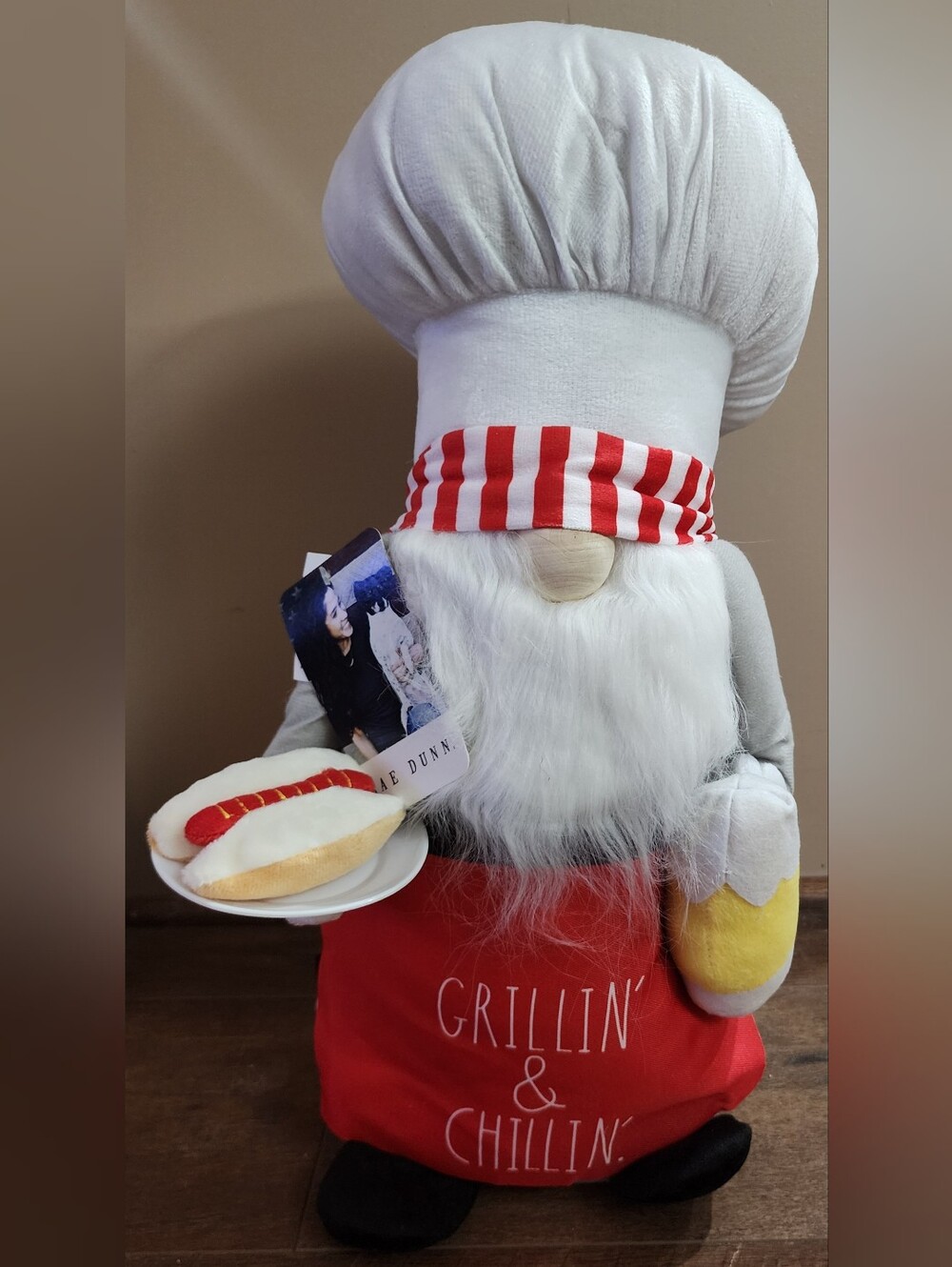 NWT Rae Dunn “Grillin’ & Chillin’” BBQ-Theme Gnome Holding Beer